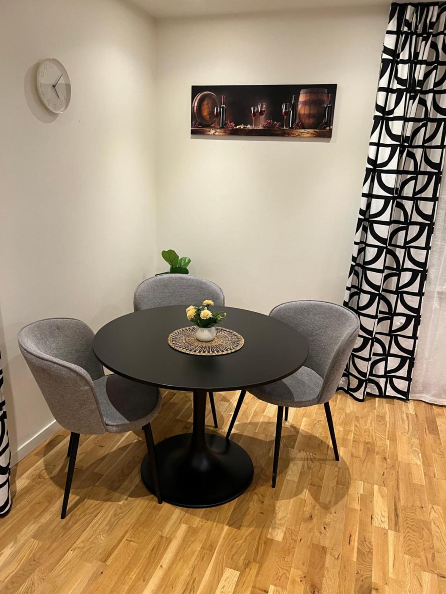 Noah Longstay Apartment Västerås Extérieur photo