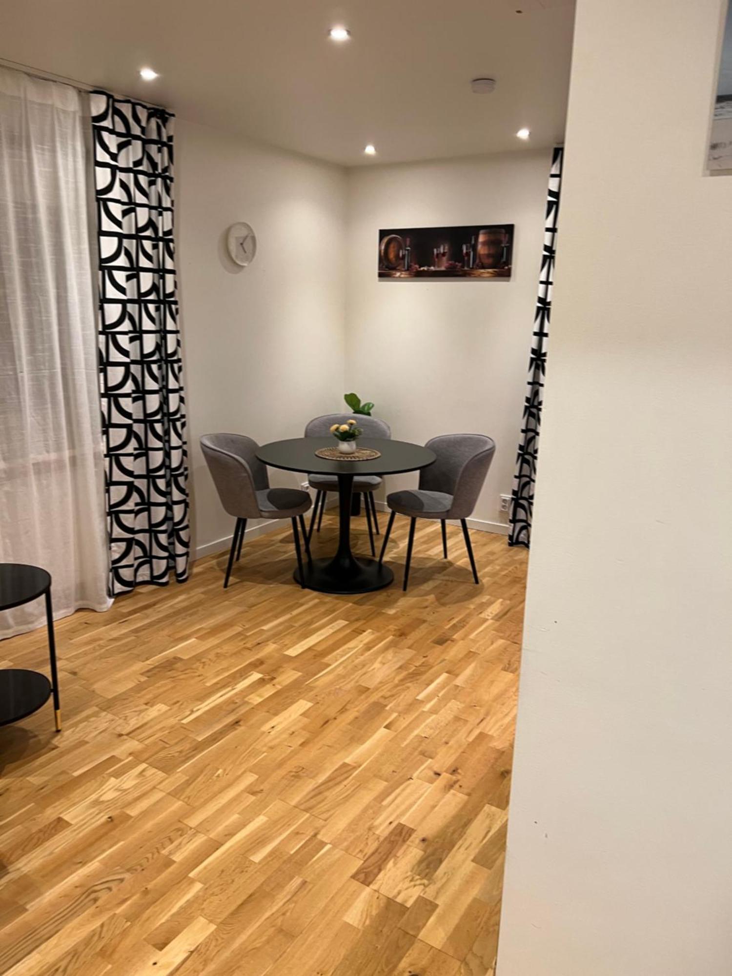 Noah Longstay Apartment Västerås Extérieur photo